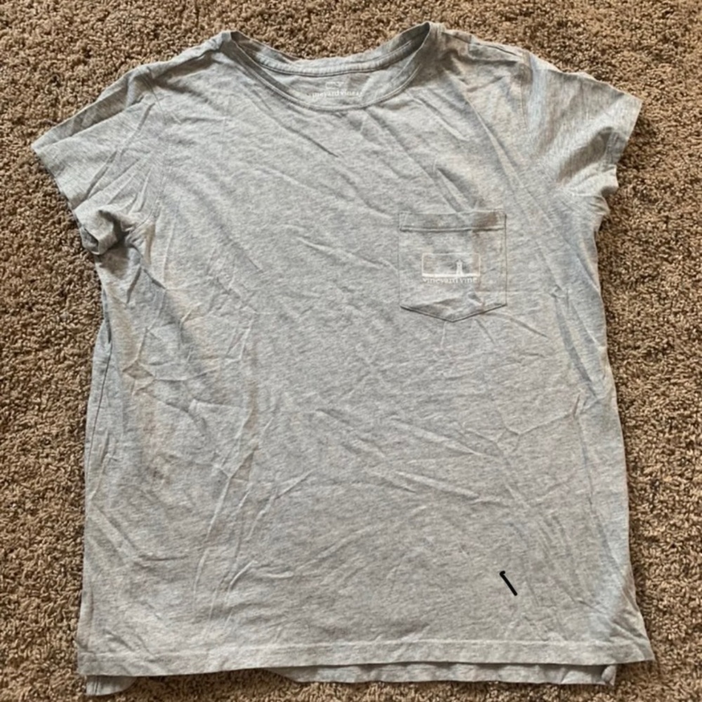 Vineyard vine t-shirt